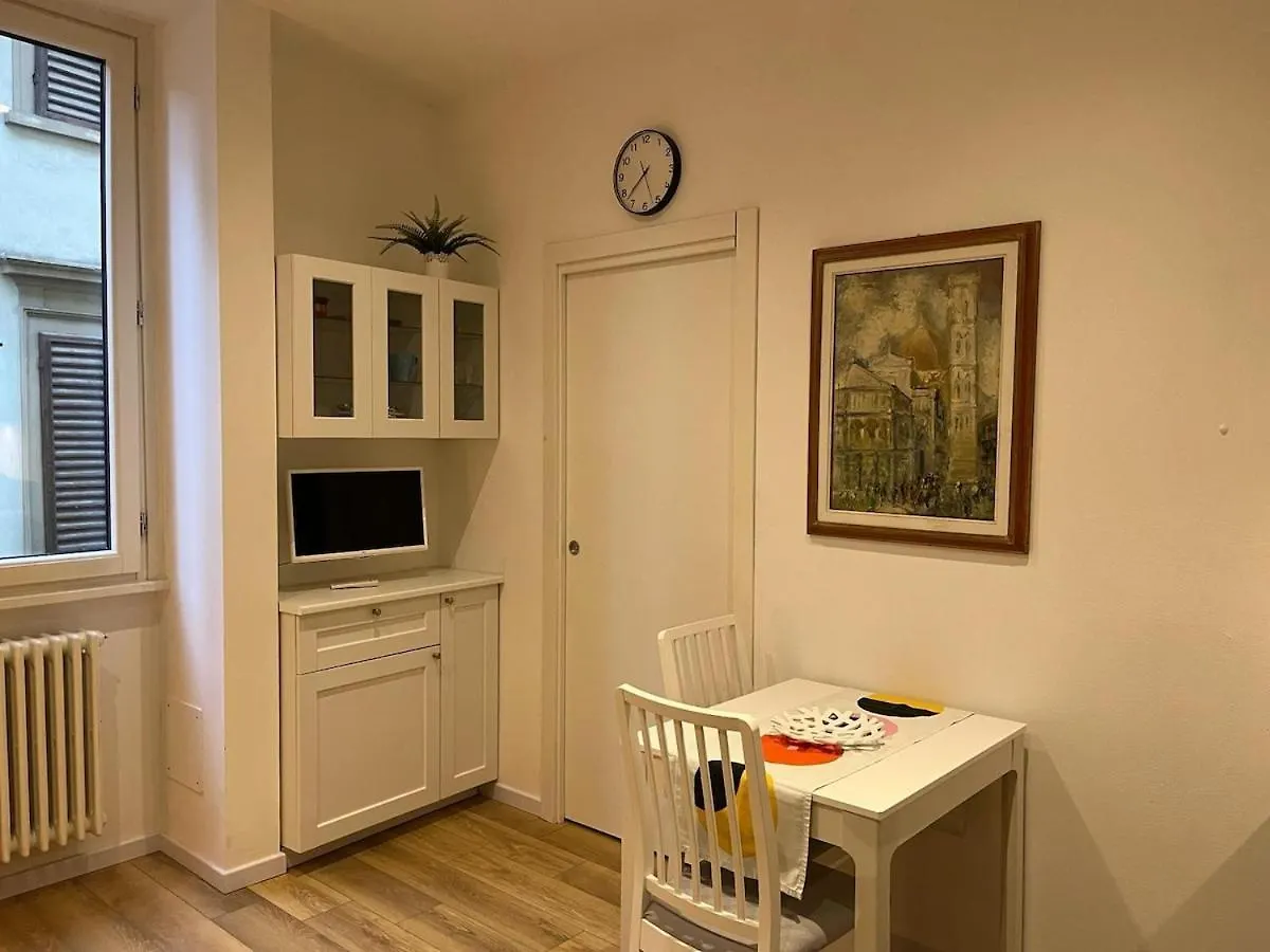 Duomo Santa Maria Fiore Apartment フィレンツェ 0*,  イタリア